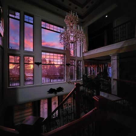 Empress Palace Hotel Surrey Exterior foto